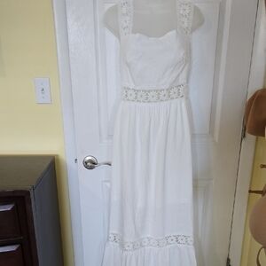 Chic White Lace Maxi Dress